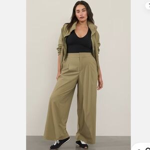 Athleta Olive Wide-Leg Pinnacle Trousers Sz 14
Work/Casual/ Travel